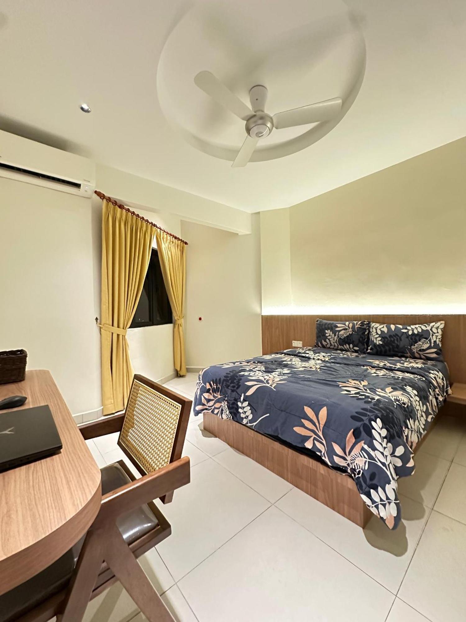 Newly Renovated Comfy Beachfront View At Seri Bulan Port Dickson Exterior foto